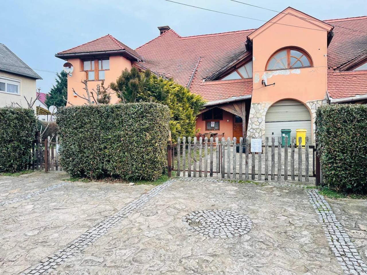 Villapark House Szerencs Esterno foto